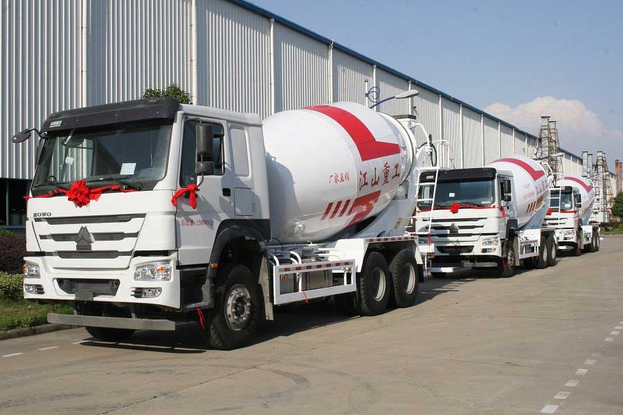 重汽豪沃10-12-14方攪拌車(chē)