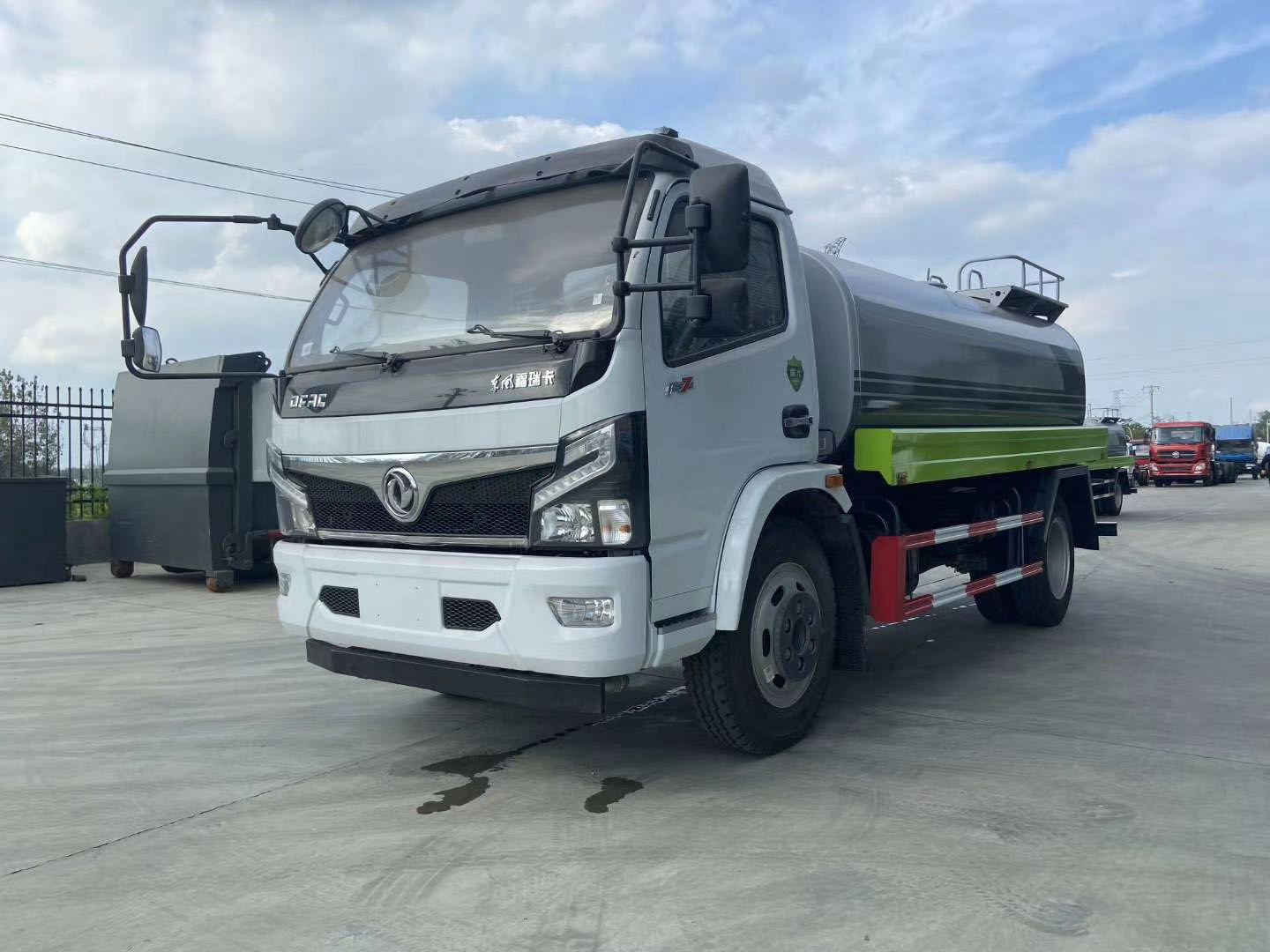 今日爆款推薦：國(guó)六福瑞卡9方灑水車