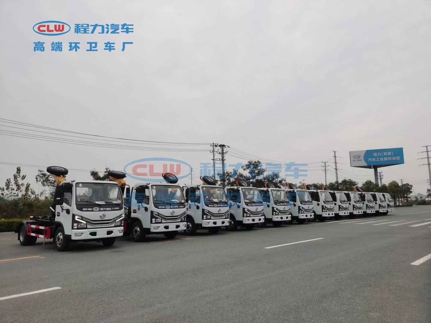 首批12臺東風(fēng)國六勾臂垃圾車發(fā)車！