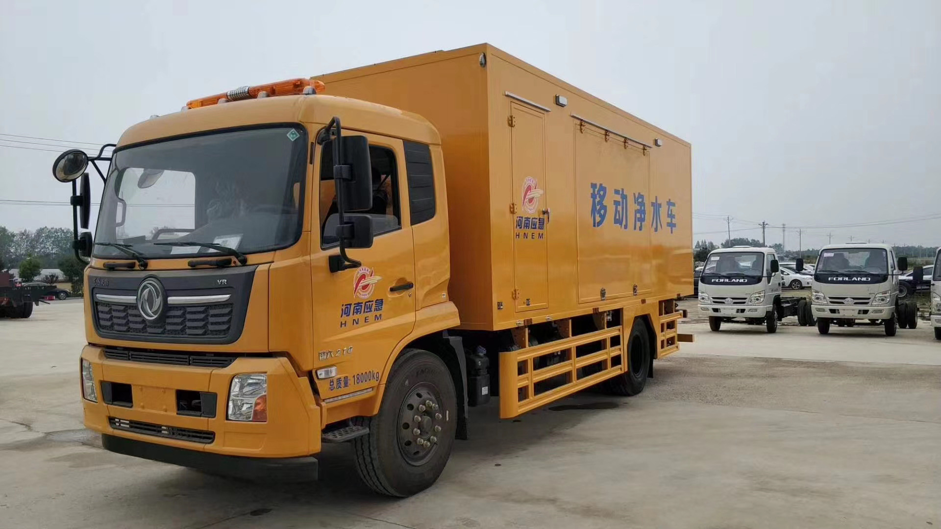 野外專用東風(fēng)多利卡四驅(qū)移動凈水車