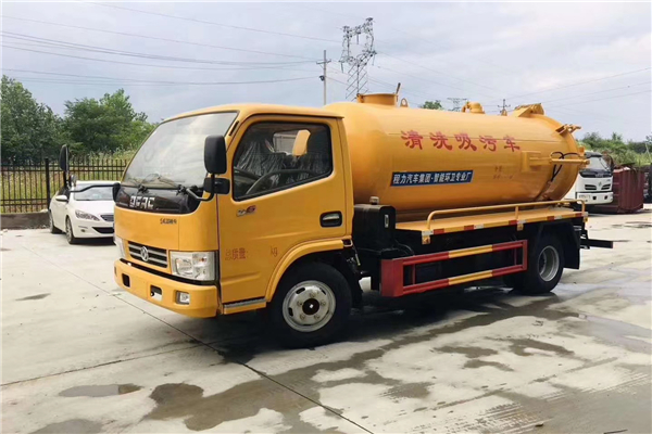 誰(shuí)是專用車(chē)界的大小王，東風(fēng)多利卡吸污灑水冷藏車(chē)等為生活而服務(wù)