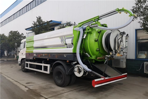 程力多功能高壓清洗吸污車一車兩用，省錢省力，經(jīng)濟劃算