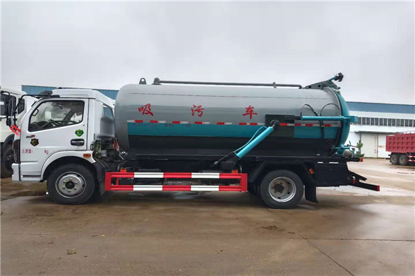 東風(fēng)凱普特吸污車(chē)，容積8.5立方，朝柴170，萬(wàn)里揚(yáng)6擋，國(guó)六標(biāo)準(zhǔn)