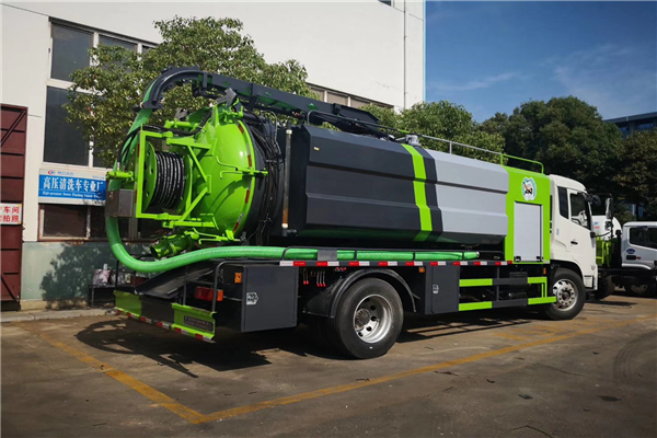 東風多利卡清洗吸污車滲防止?jié)B油漏油的對策