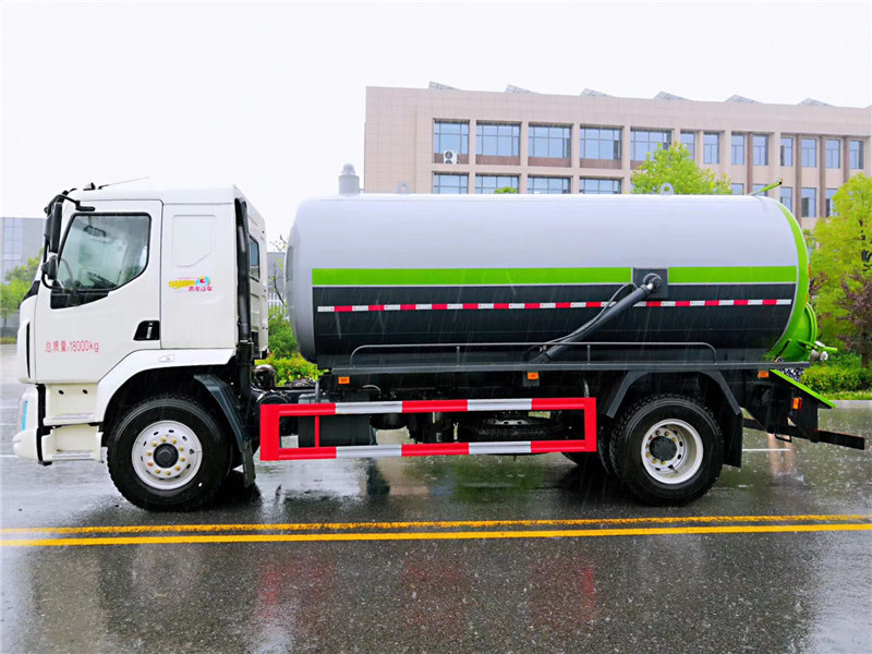 廣州東風(fēng)多利卡8方吸污車(chē)廠家直接送貨上門(mén)