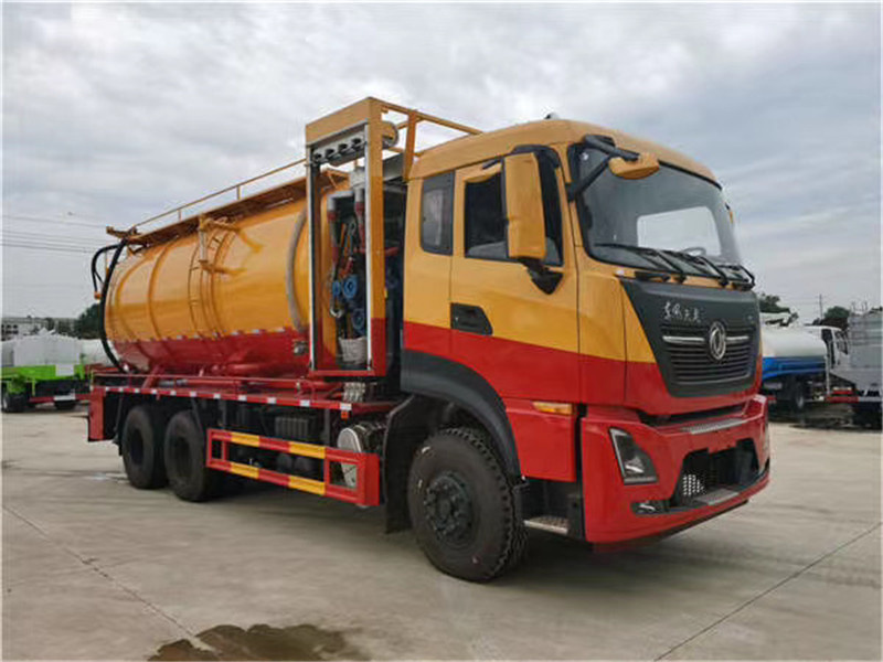 吸污、疏通能力都超強(qiáng)的重汽豪瀚前四后八國(guó)六清洗吸污車來(lái)啦！