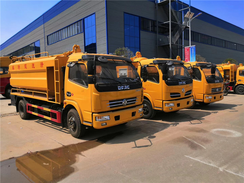 5方清洗吸污車可實現(xiàn)疏通吸污功能，可實現(xiàn)一車多用，降低車輛投入本