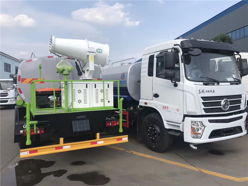 東風御虎噴霧降塵車帶消音雙臂軸流風機配置噴筒高壓霧化系統(tǒng)