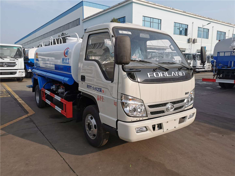 東風(fēng)12方D3底盤灑水車裝有衛(wèi)星定位功能，一款多功能市政環(huán)衛(wèi)灑水車