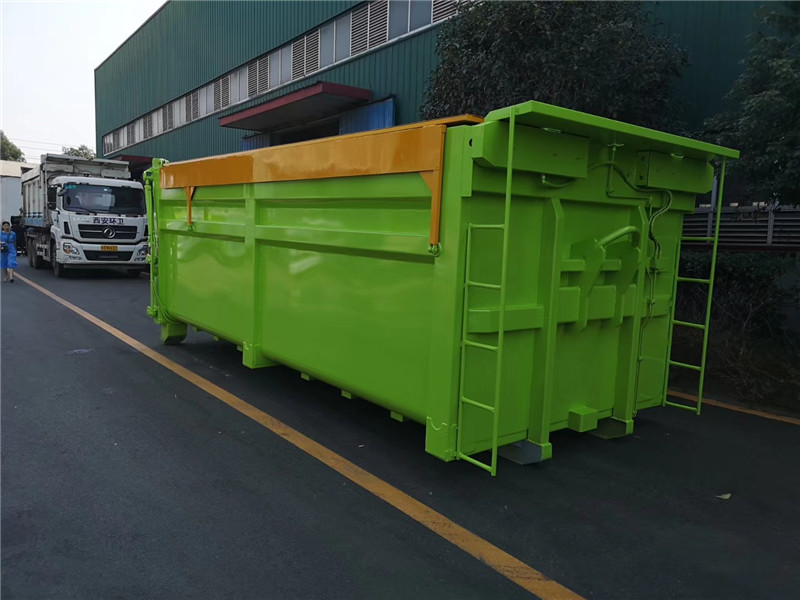 20方移動壓縮垃圾箱操作面板設(shè)有防護裝置，安全可靠