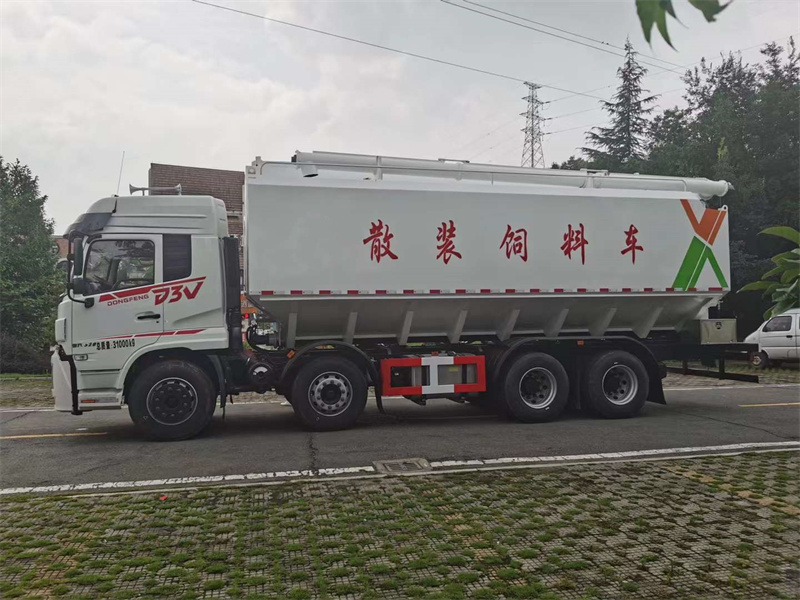 今日推薦：東風(fēng)暢行前四后八散裝飼料車保證“菜籃子”產(chǎn)品產(chǎn)的出、運(yùn)的走、供得上