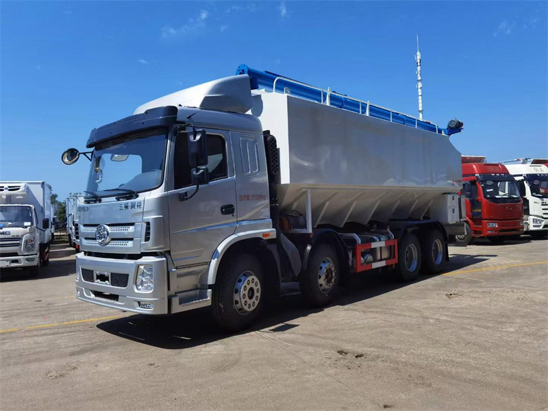 國六三環(huán)前四后八散裝飼料車