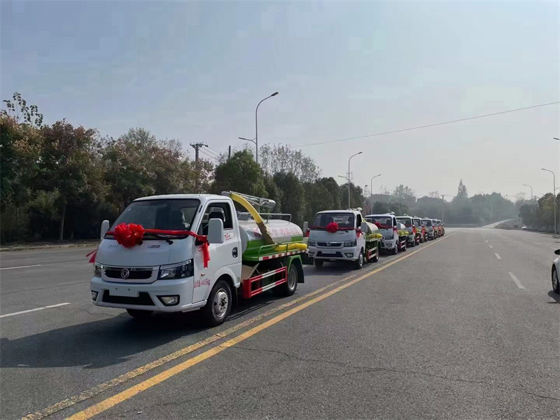 東風(fēng)途逸小藍(lán)牌吸糞車(chē)，遠(yuǎn)赴山東，為改善環(huán)境，再次出發(fā)