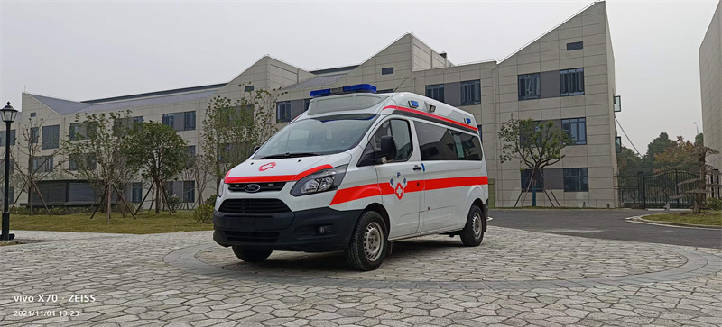 福特V362客運(yùn)版負(fù)壓型救護(hù)車(chē)