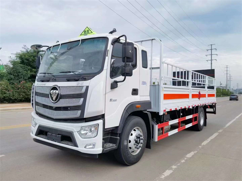 福田歐馬可易燃?xì)怏w危險品運(yùn)輸車