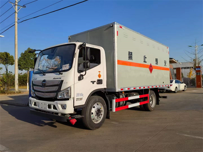 福田歐馬可易燃?xì)怏w廂式運(yùn)輸車