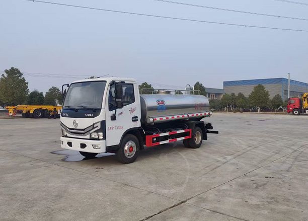 東風(fēng)多利卡5噸山泉水供水車(chē)