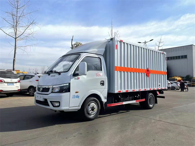 東風(fēng)途逸二類易燃?xì)怏w廂式運(yùn)輸車