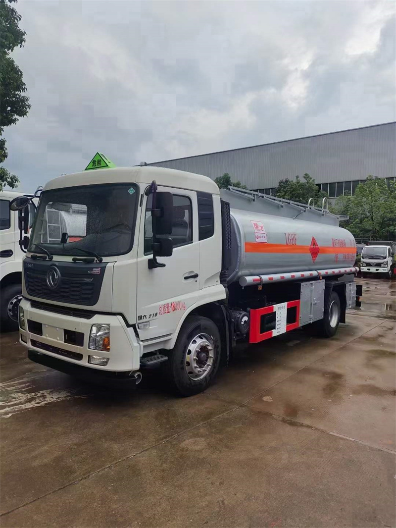 國六東風(fēng)天錦10噸單橋油罐車