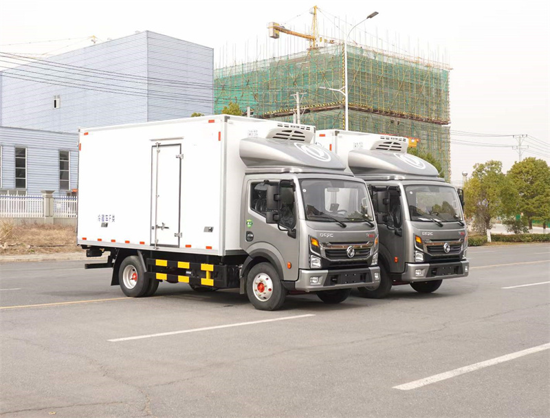 國六東風凱普特4.2米藍牌冷藏車