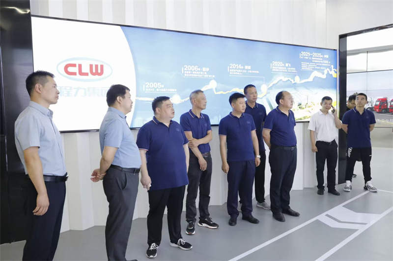 虎嘯行動(dòng) 程力專汽執(zhí)手陜汽 龍騰大隨