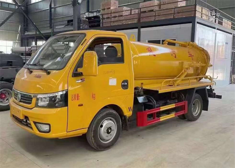 藍牌東風(fēng)途逸3方吸污車